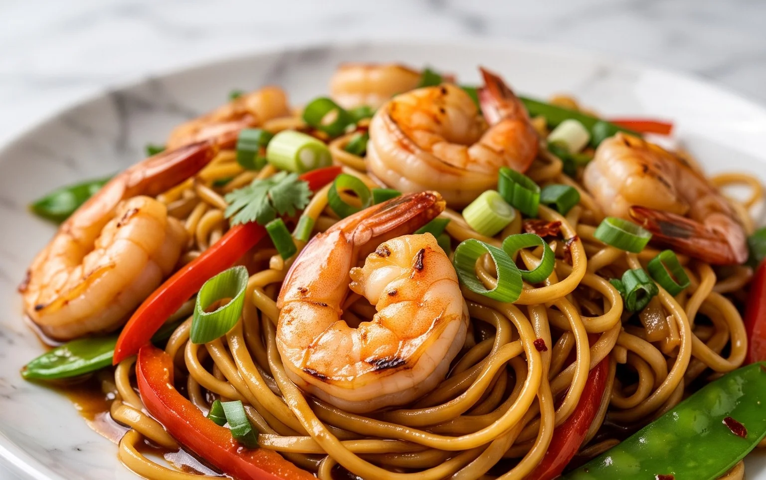 Nouilles sautées crevettes : Voyage culinaire Chine